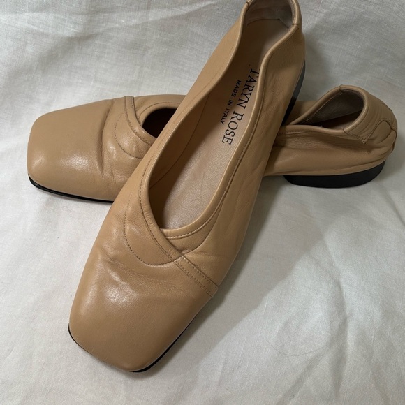 Taryn Rose Shoes - Taryn Rose Women's Camel Leather Flats. Made in Italy size 39.5